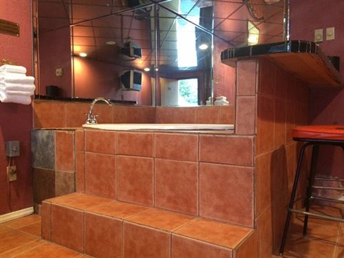 Pink Fountain Motor Inn Depew Luaran gambar